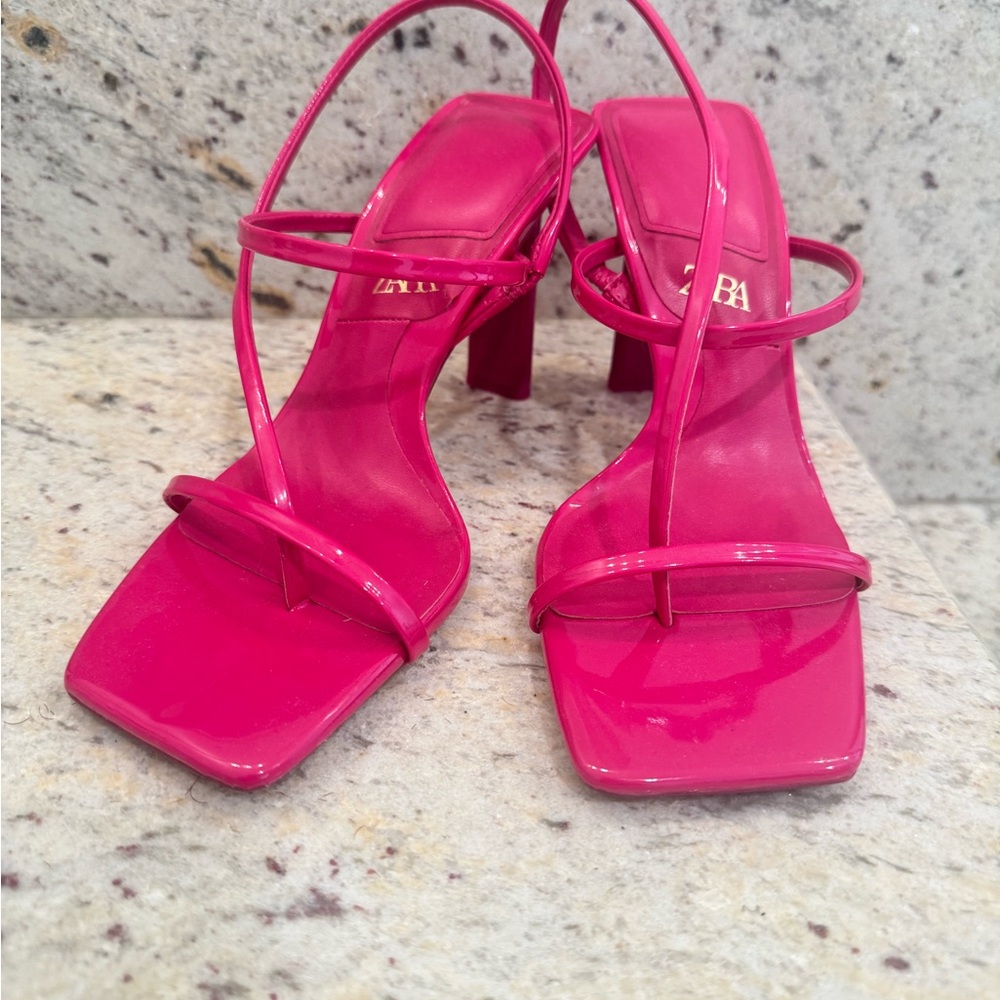 NWOT Zara Fuchsia Strappy Heels